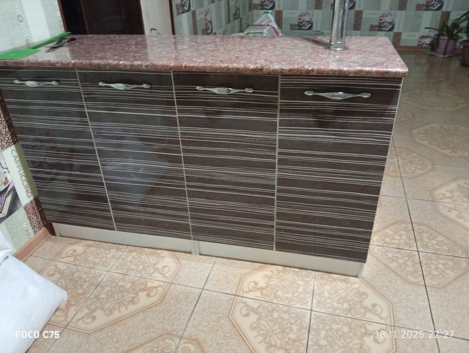 кухонная мебель окрыловая