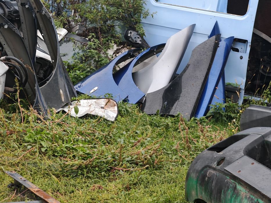 Capota aripa far trager bmw  e90 lci si nin lci