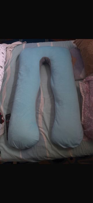 Vand perna gravida cu 2 fete