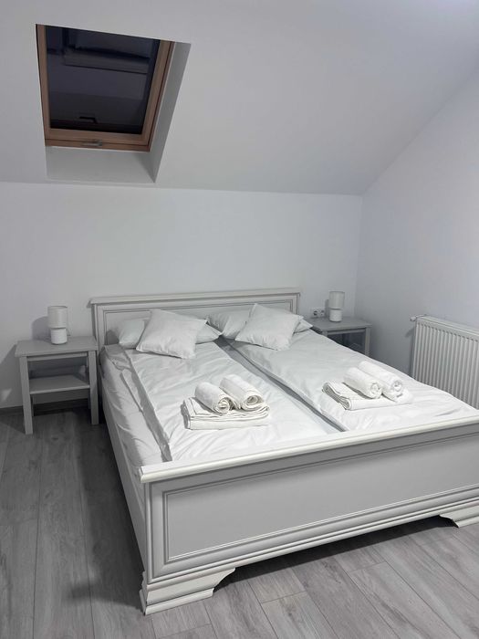 Închiriez apartament cu o camera în regim hotelier cu parcare privata