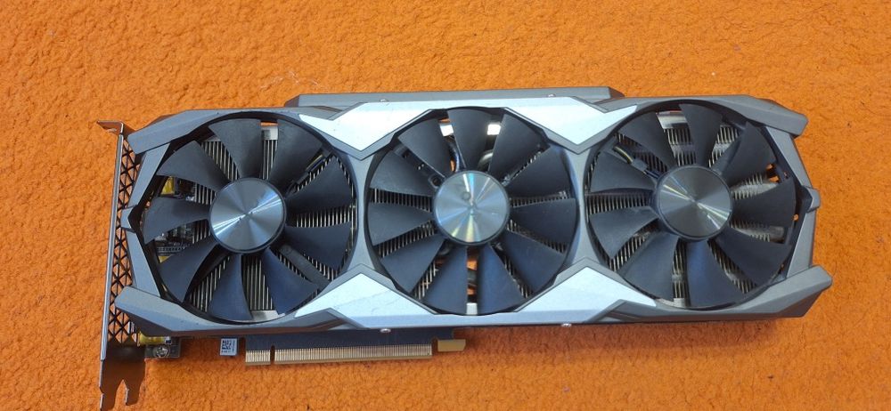 Видеокарта Zotac Gtx 1080ti. Возможен обмен. Доставка