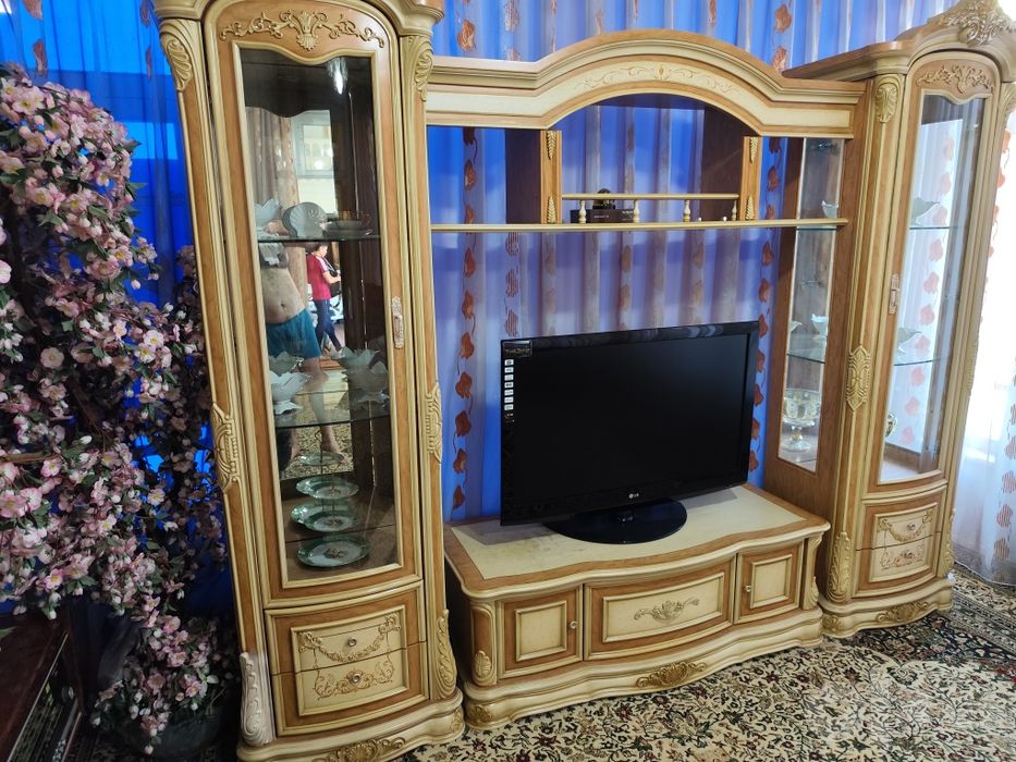 Сервант Оргинал 499 $ срочно сотилади