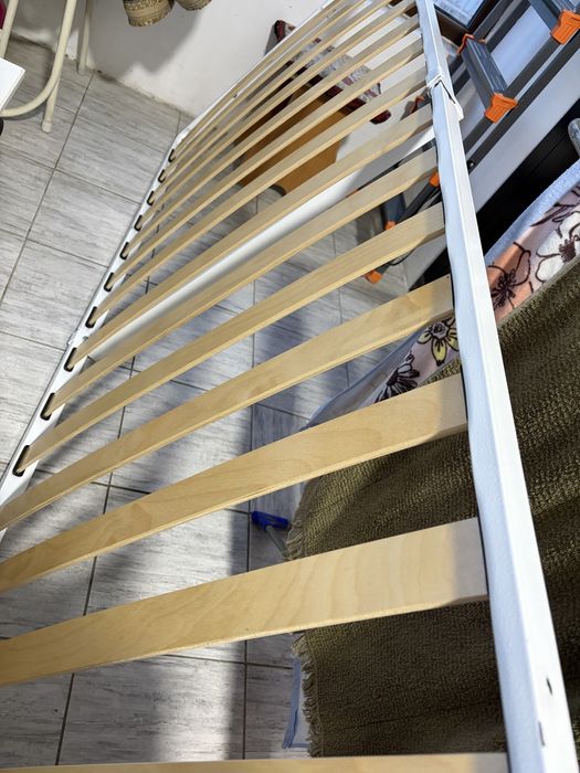 Железная кровать