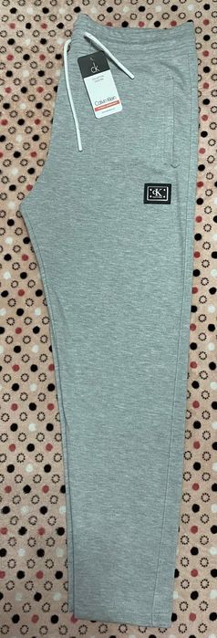 Vând pantalon nou de bărbați Calvin Klein