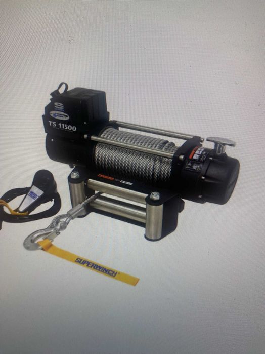 Troliu Tiger Shark 11500 - 11500lb 12V DC cu cablu de oțel negru