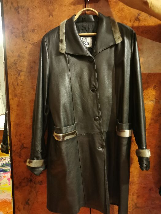 Пальто кожаное женское