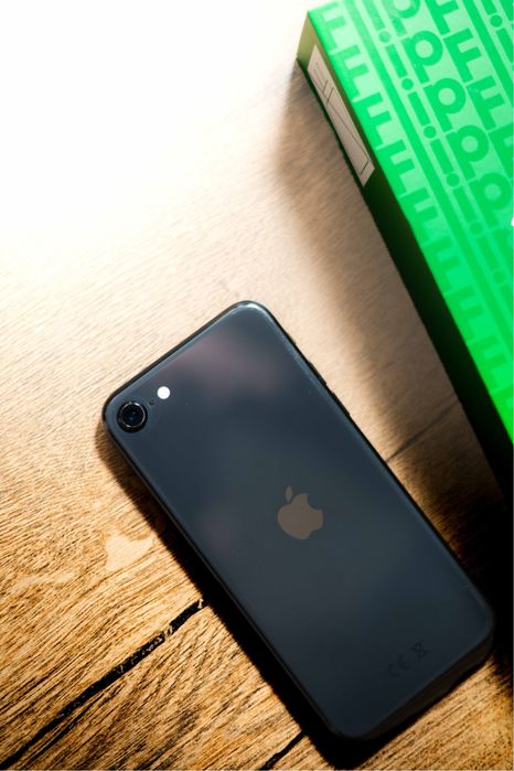 iPhone SE 2020 128GB / Гаранция 2027г
