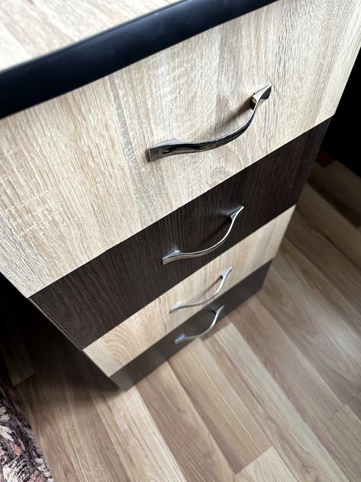 Birou Pal 4 sertare Stare foarte buna ! Poze reale ! Ca nou