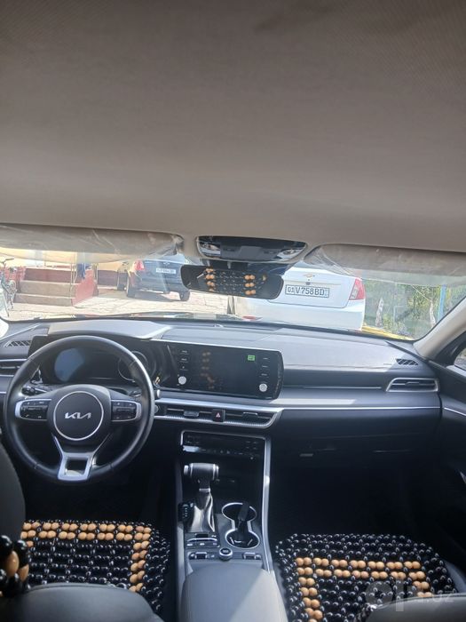 Kia k5 qora yili 2023