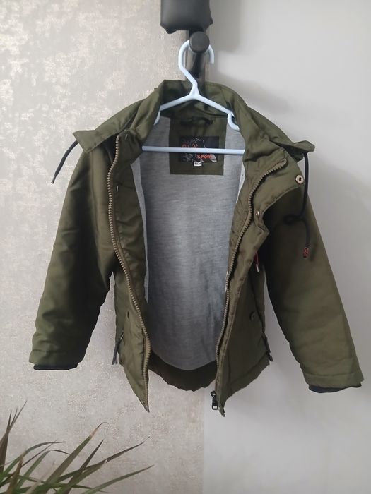 Куртки на мальчика.