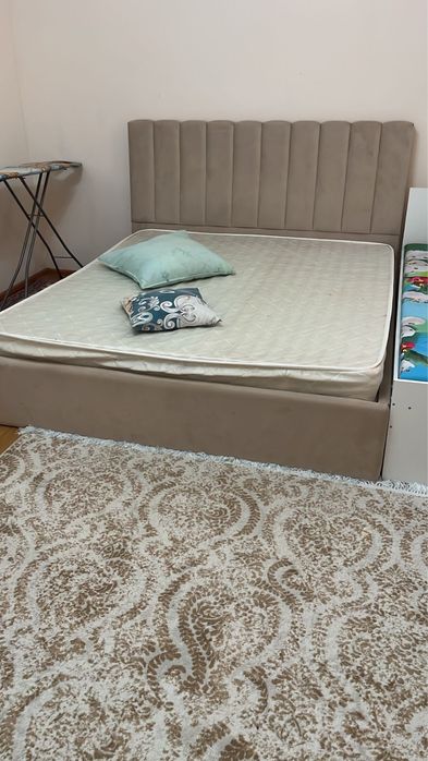 Двухспальная кровать