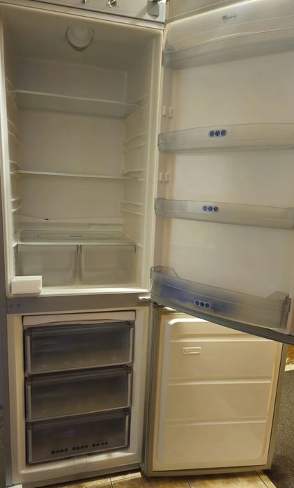 Холодильник марка Whirlpool