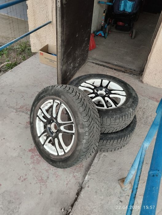 Продам диски вместе с шинами