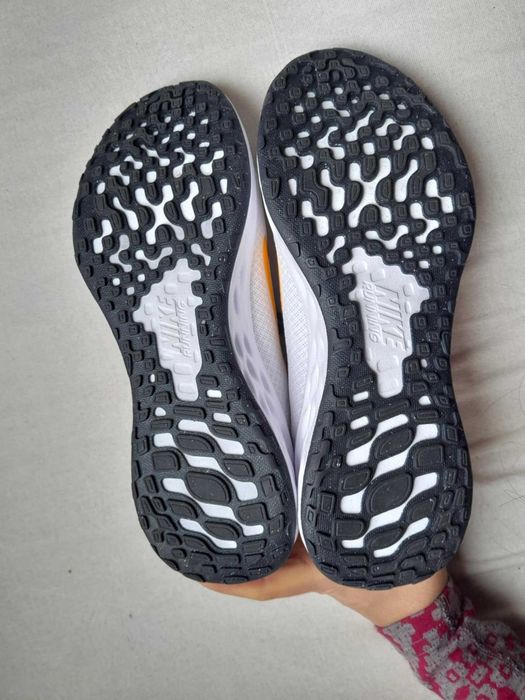 Маратонки NIKE Running размер 38 EU - 24 см. (нови, оригинални)