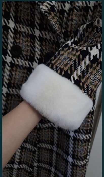 Стильное пальто красивое