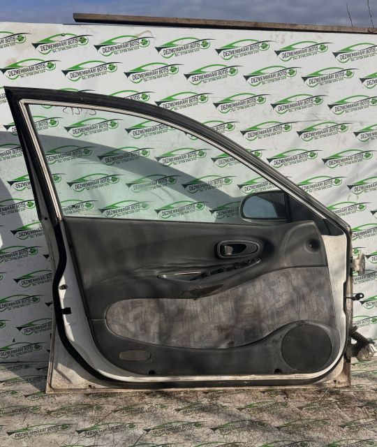 Usa stanga fata Daewoo Leganza prima generatie