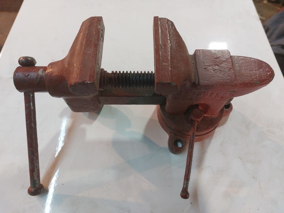 Продам Тиски "Ленинград" СССР