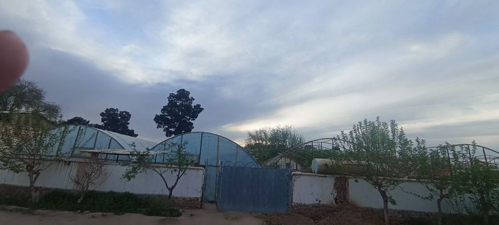 Parnik 10 sotih yer maydoniga ega