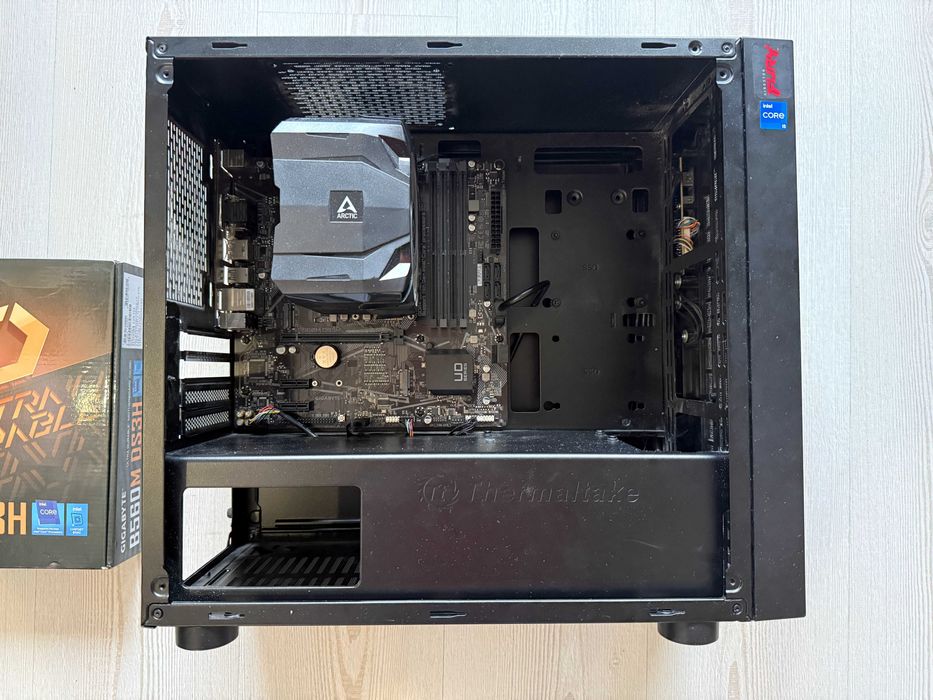 Intel i5 11600K + Placa de baza Gigabyte B560M DS3H + Cooler Arctic