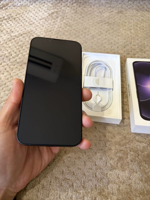 Продавам Iphone 17e 256GB Black
