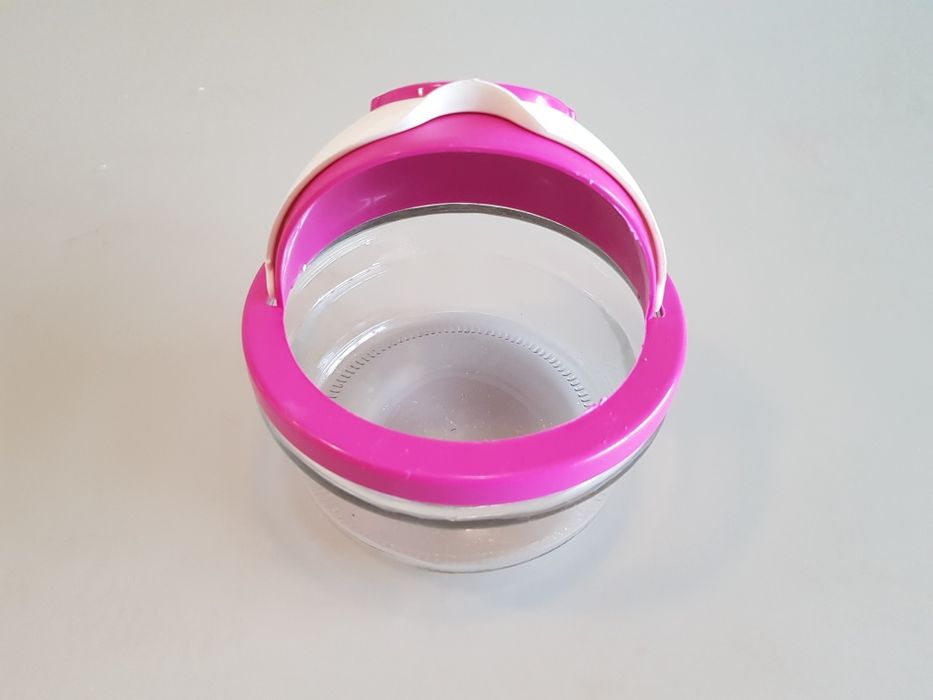 Лот 3 детски шишета бутилки и 1 стъклена кутия