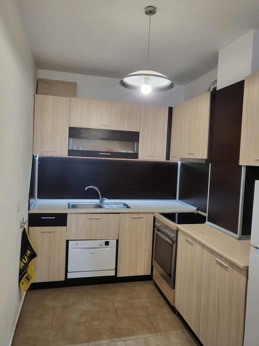 Дава се под наем Тристаен апартамент в София, Център - 96 кв.м за 749 € - Снимка #1