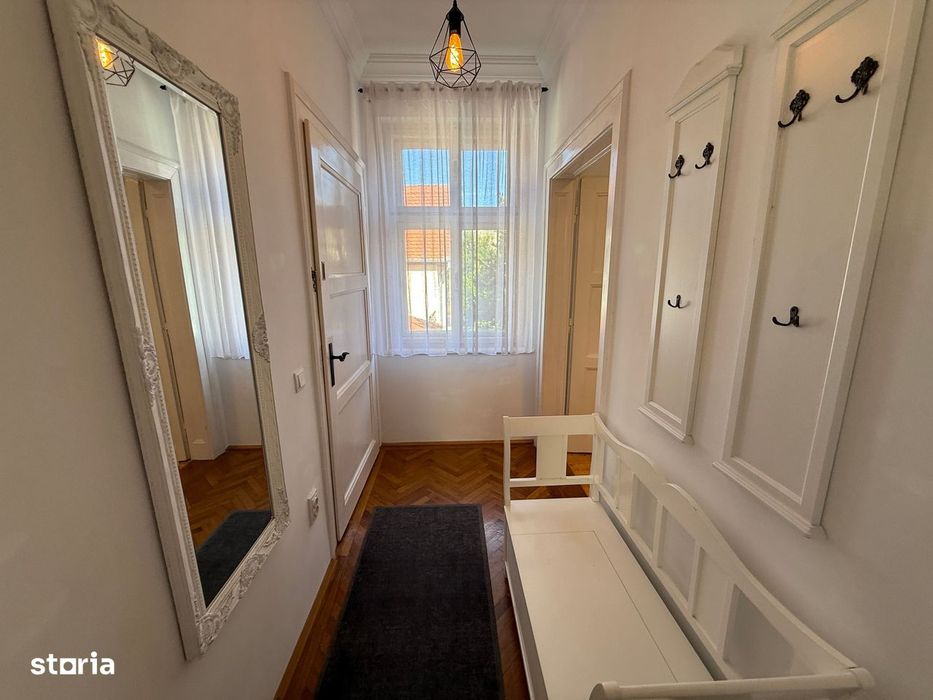 Apartament 3 camere superb cu PIVNIȚĂ în inima orașului Sibiu