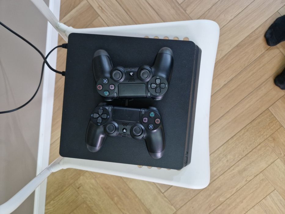 PlayStation 4 Slim
