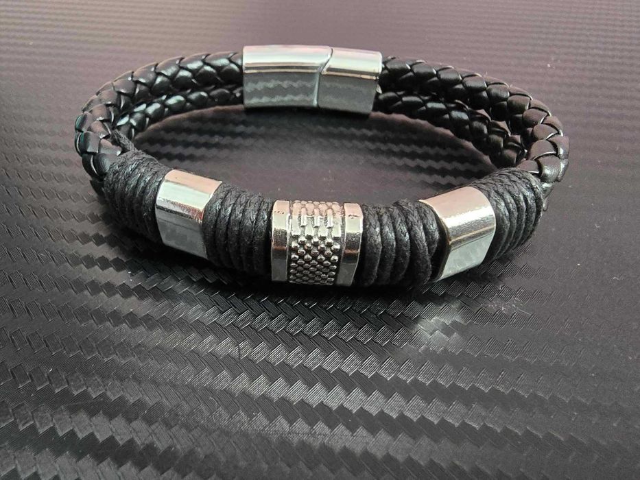 Стилни и елегантни мъжки гривни, различни видове