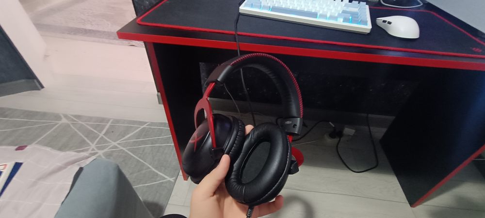 Продам наушники HyperX cloud 2