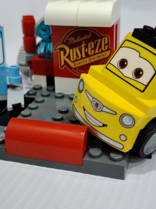 Конструктор LEGO Juniors (10732) — «Пит-стоп Гвидо и Луиджи» по