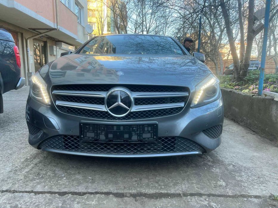 Mercedes Benz кола