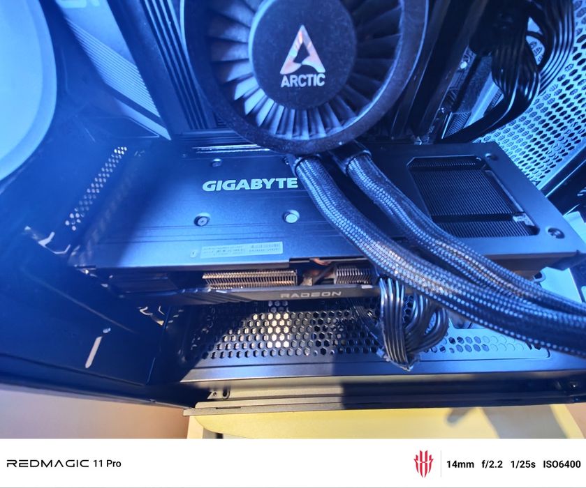 Gigabyte RX 7600 XT Gaming OG 16gb