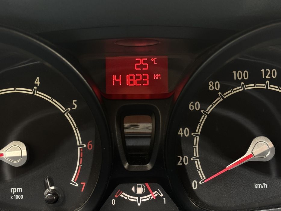 Ford Fiesta 1.4 benzina 2010 142.000km preț negociabil