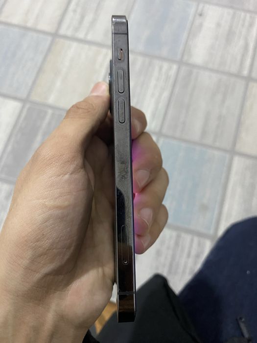 Айфон  12 про.