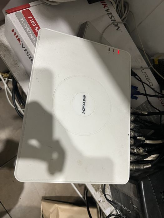 Регистратор hikvision и камеры 11 шт