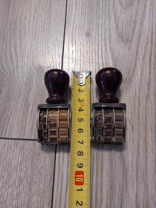 Vand Stampila cu Data Vintage