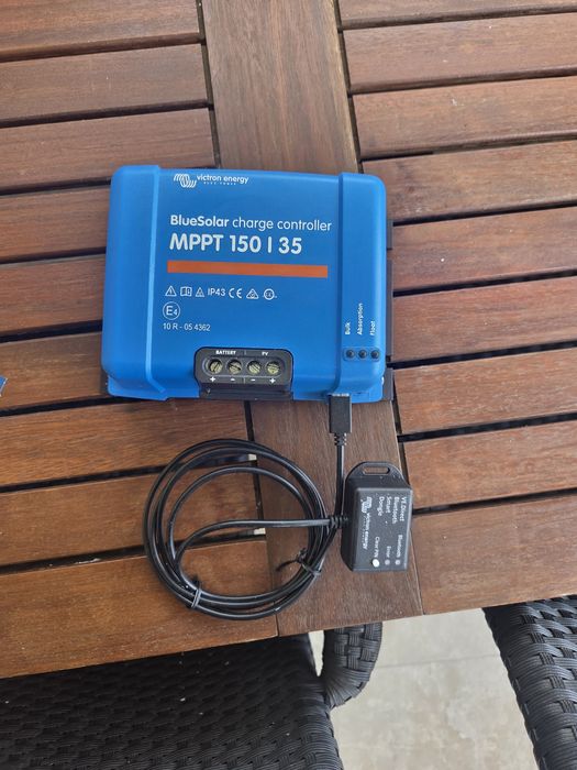 Vând MPPT Solar Victron