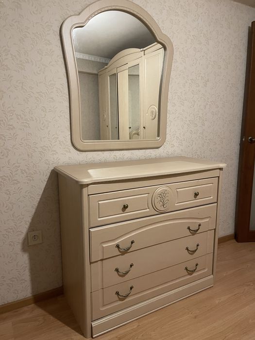 Спальный гарнитур