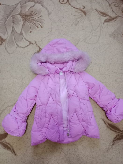 Продам комбинезоны,курточки на девочку