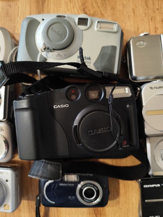 Разпродажба! Дигитални компактни фотоапарати