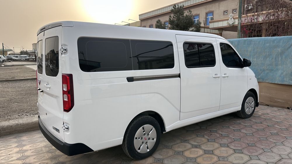 Сотилади. Янги микроавтобус электромобиль.