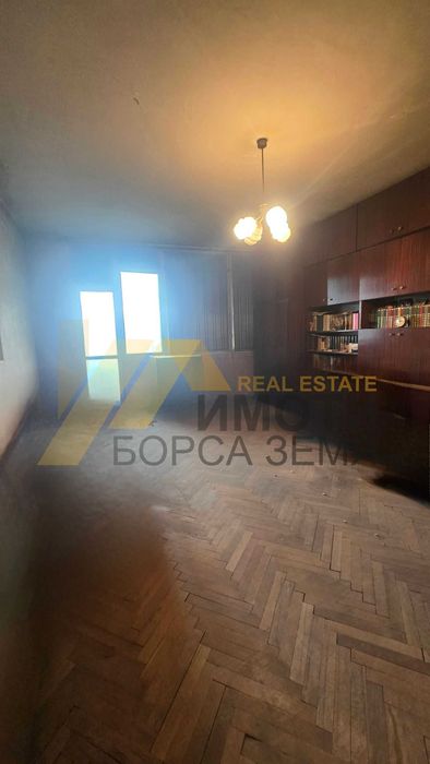 Tристаен апартамент в град Търговище