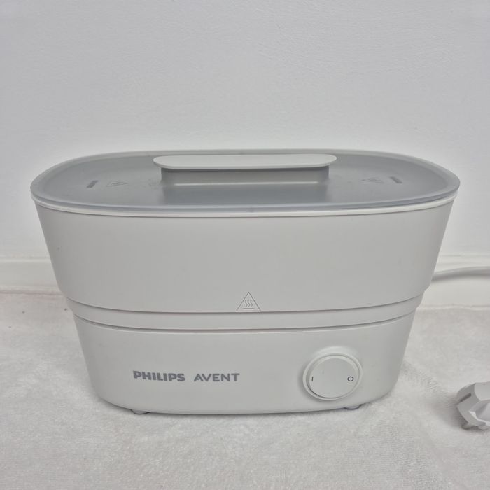 Sterilizator pentru biberoane