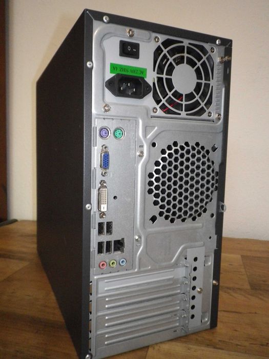 Перфектен компютър Fujitsu Siemens