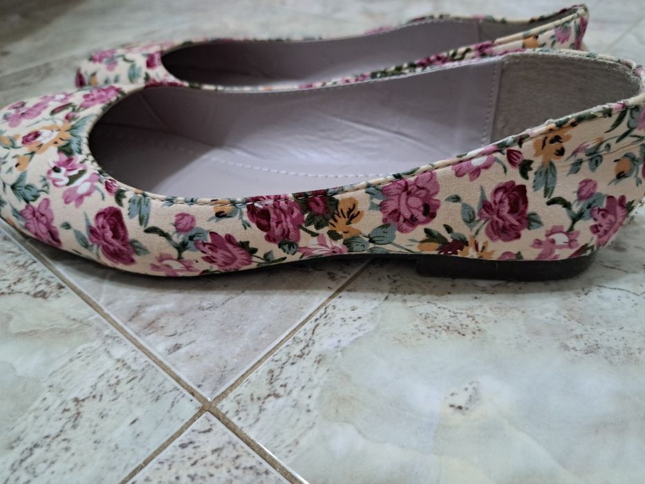 Чисто нови пантофки