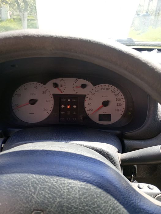 Vând Renault Clio