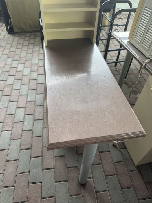 Маникюрный столик