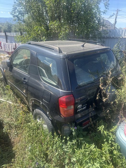 Dezmembrez RAV4 2004 2.0D 116CP