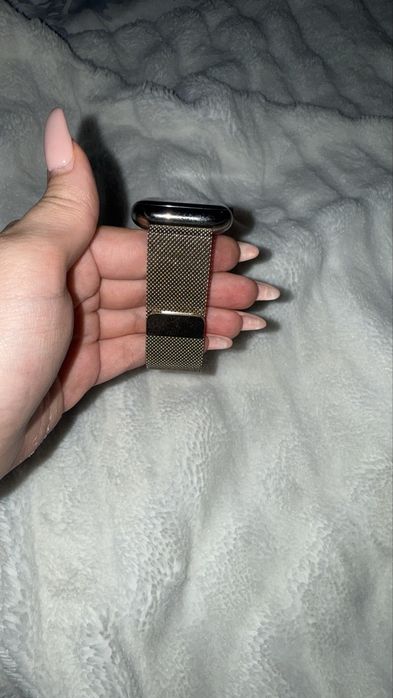 Curea Apple Watch milanese loop gold originala